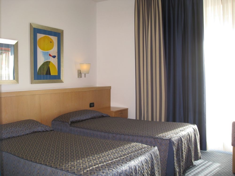 Cardano Hotel Malpensa Cardano Al Campo Exterior foto