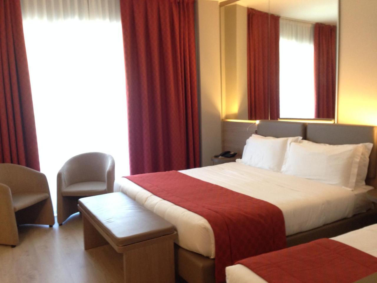 Cardano Hotel Malpensa Cardano Al Campo Exterior foto
